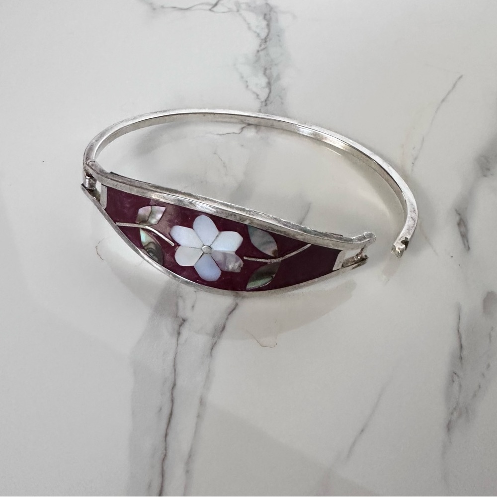Vintage Mexico Enameled Hinged Bangle Bracelet Mother Of Pearl Flower Design. - Picture 2 of 5